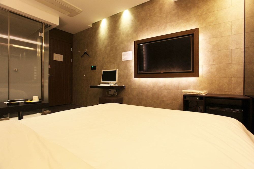 Seoul National University Station Dam Room (Standard Room) 3