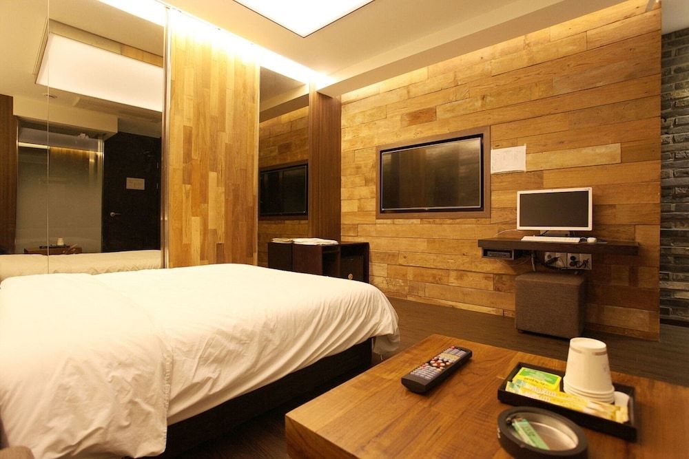 Seoul National University Station Dam Room (Semi-Special Room) 10