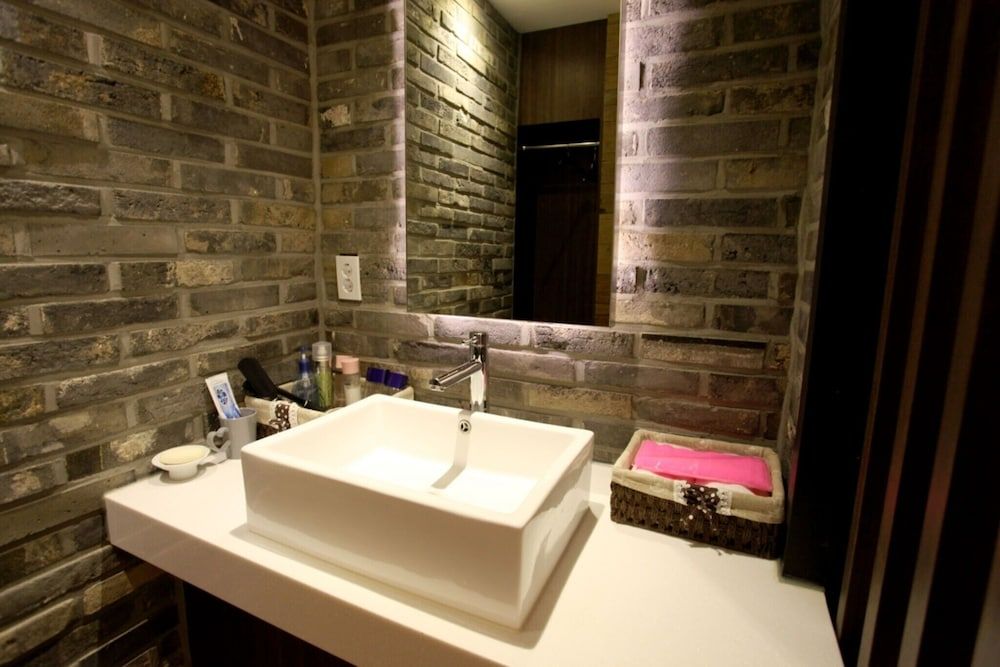 Seoul National University Station Dam Room (Semi-Special Room) 11