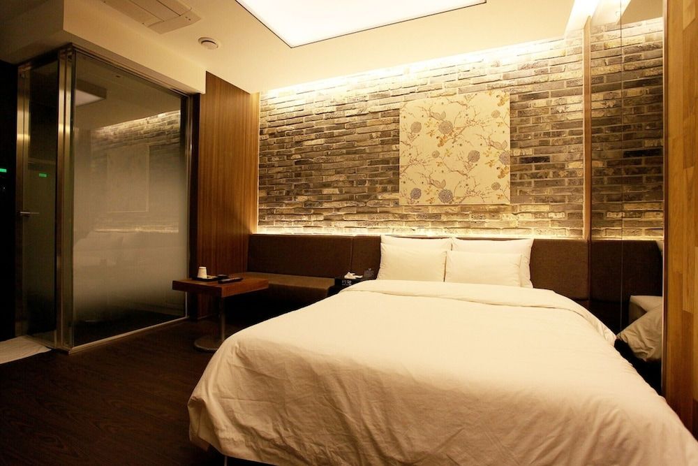 Seoul National University Station Dam Room (Semi-Special Room) 8