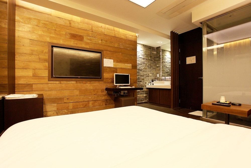 Seoul National University Station Dam Room (Semi-Special Room) 9