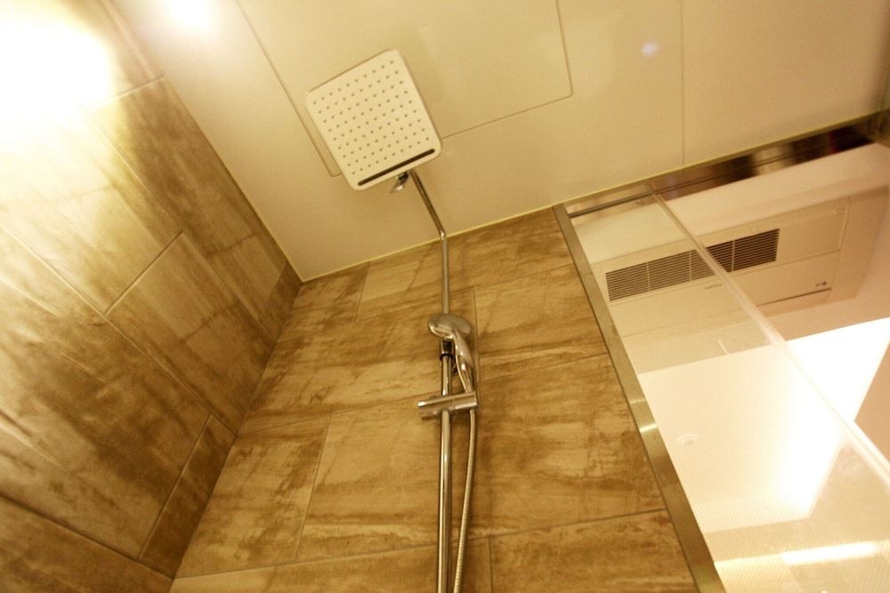 Seoul National University Station Dam Room (Standard Room) 17