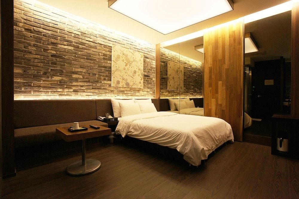 Seoul National University Station Dam Room (Semi-Special Room) 7