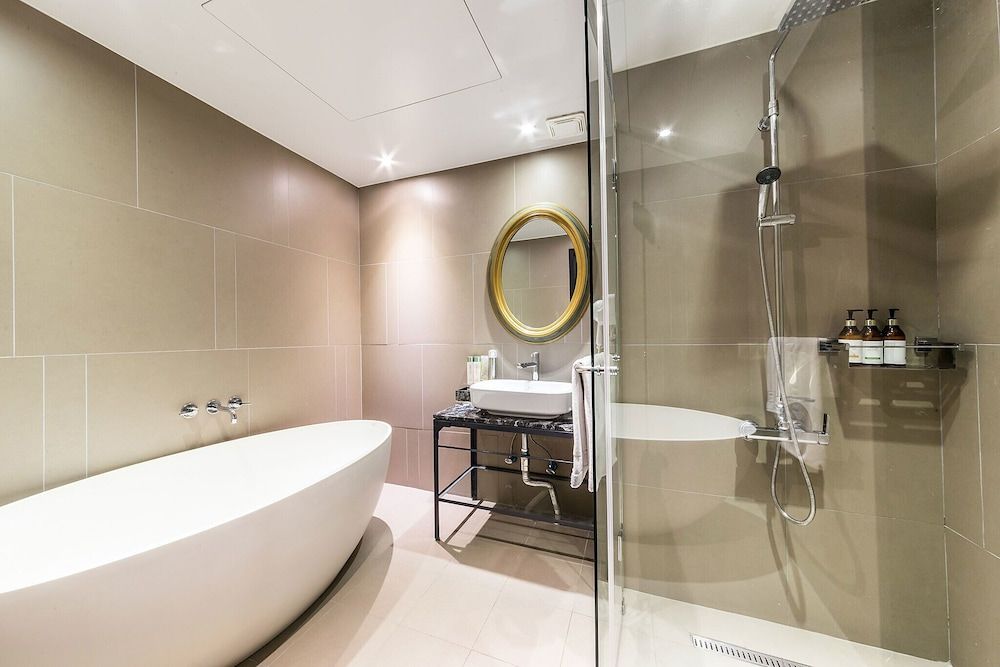 Gasan Marie Hotel Room (Special Room C (Netflix Available)) 7