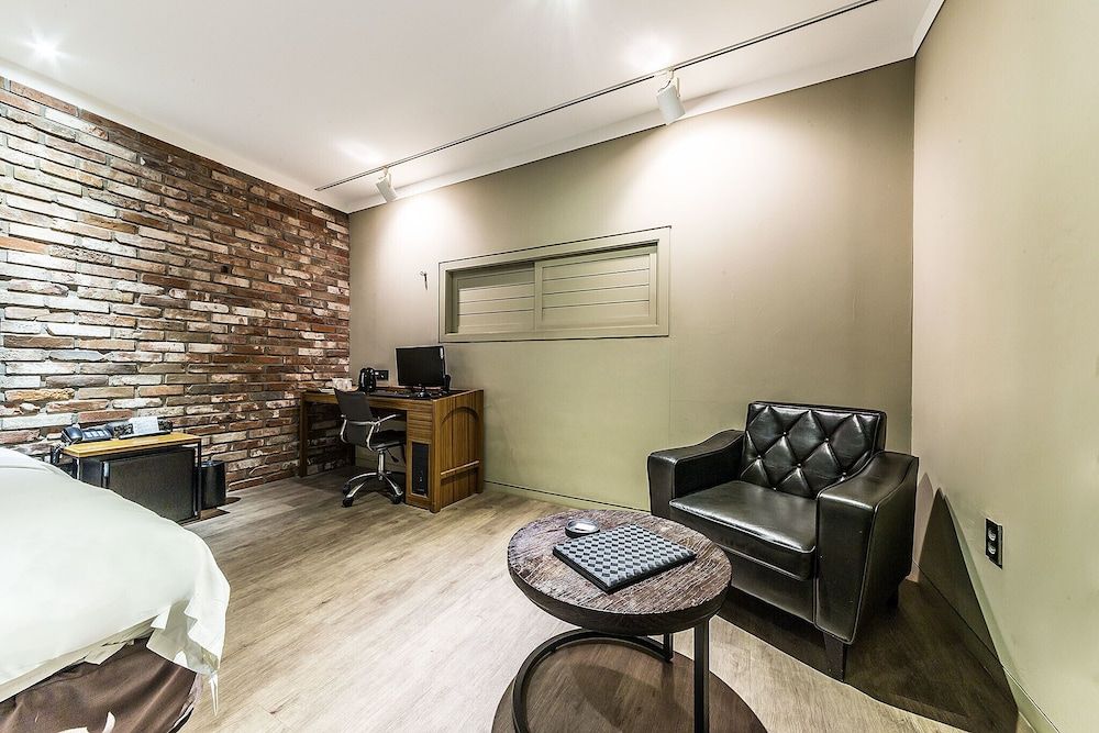 Gasan Marie Hotel Room (Standard room (Netflix Available)) 14