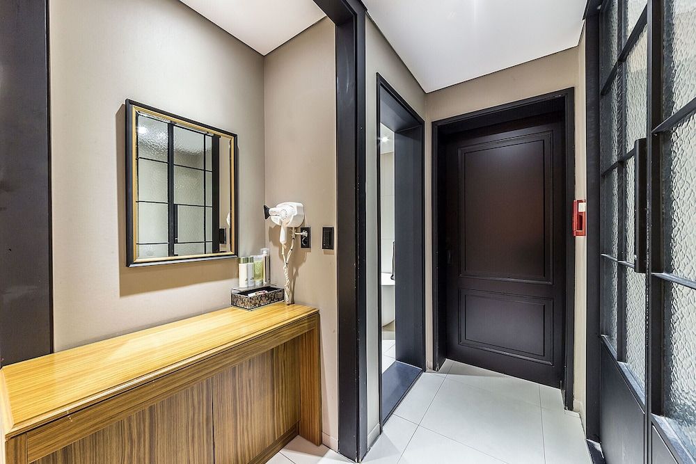 Gasan Marie Hotel Room (Special Room C (Netflix Available)) 16