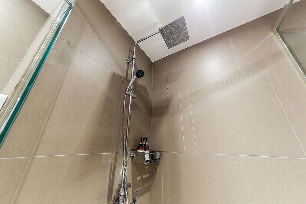 Gasan Marie Hotel Room (Special Room C (Netflix Available)) 8