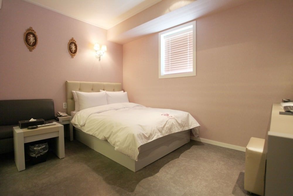 undefined Cheonho On 10