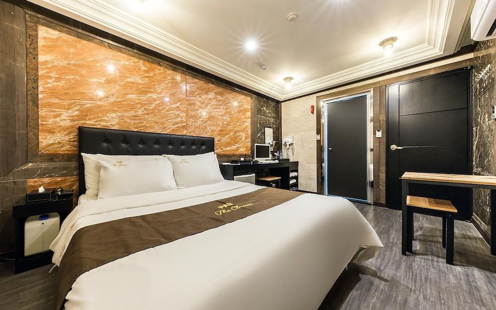 undefined Sungshin University Station PAV 6