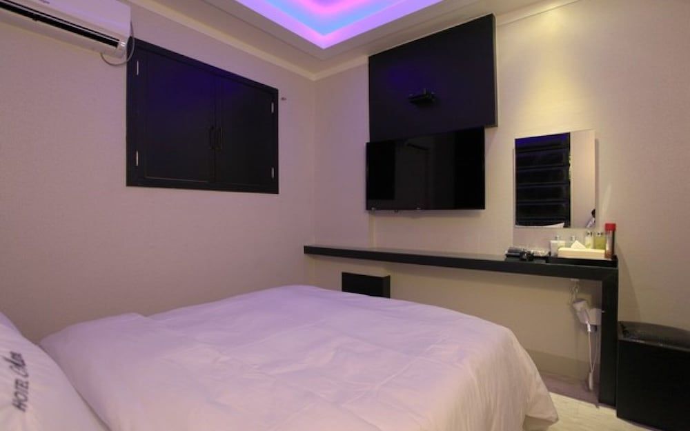 undefined Yeoksam Mare 4