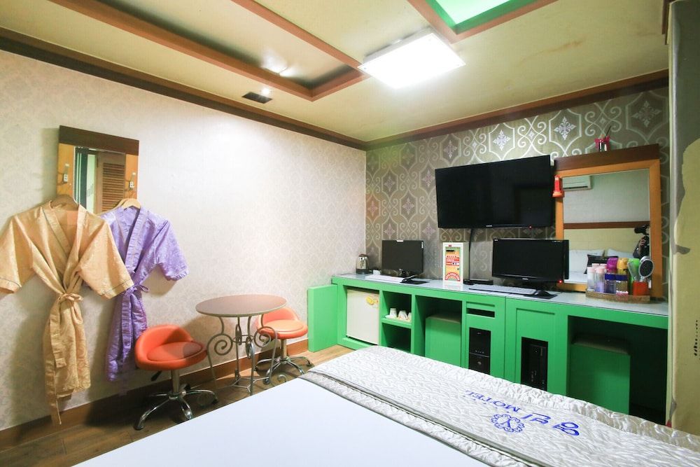 Geumcheon Yeongbin Room (Standard 1 (Netflix available)) 24