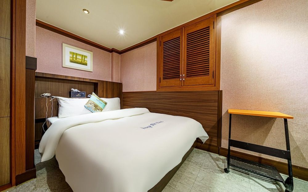 Geumcheon Yeongbin Room (Standard 2 (Bag 1PC / 32-inch gaming ) 2