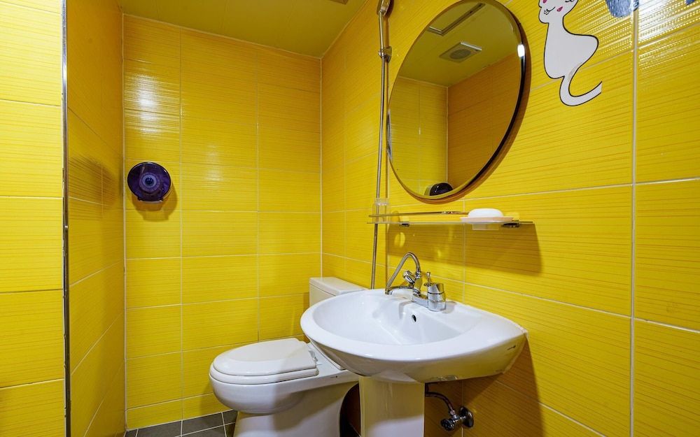 Geumcheon Yeongbin Room (Deluxe (Netflix available)) 8