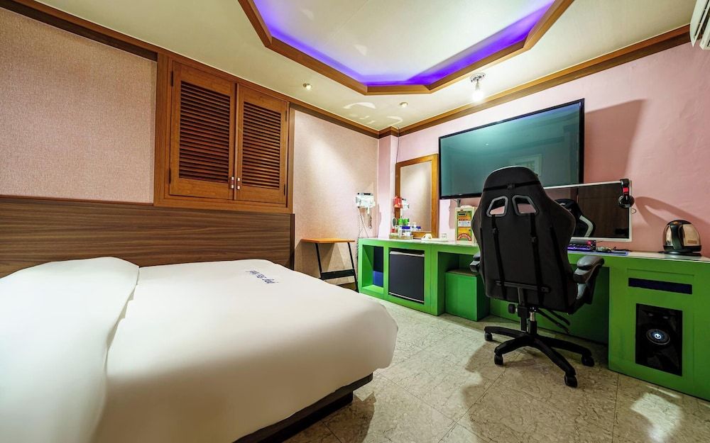 Geumcheon Yeongbin Room (Standard 2 (Bag 1PC / 32-inch gaming )