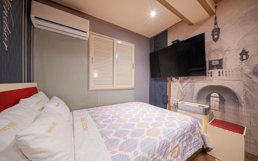 Suyu Windsor Room (Standard room (TV 55 inches)) 2