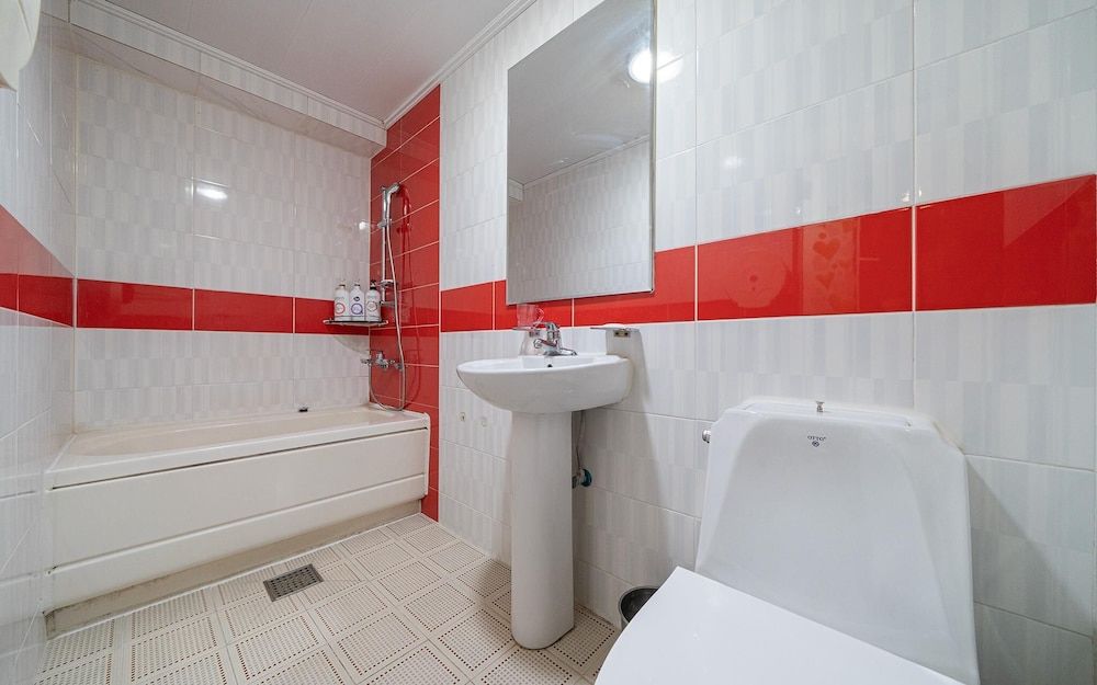 Suyu Windsor Room (Standard room (TV 55 inches)) 13