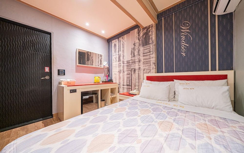 Suyu Windsor Room (Standard room (TV 55 inches)) 3