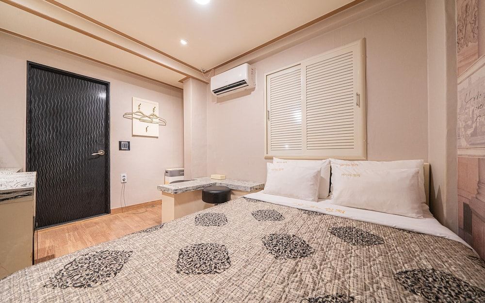 Suyu Windsor Room (Standard room (TV 55 inches)) 11