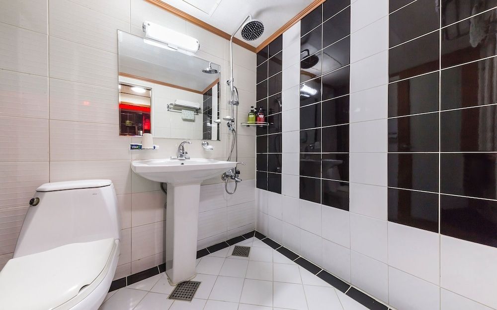 Suyu Ritz Room (General Room B (Netflix available)) 14