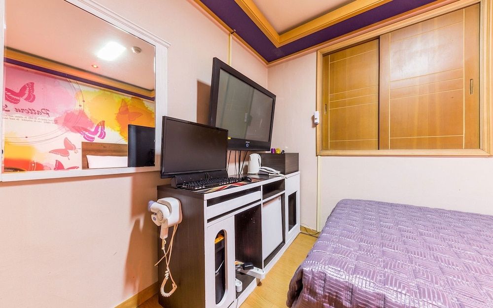 Suyu Ritz Room (Standard room A-bathtub (Netflix avai) 2