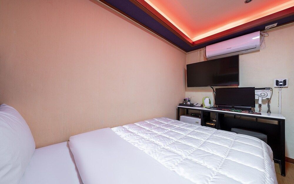 Suyu Ritz Room (General Room B (Netflix available)) 5