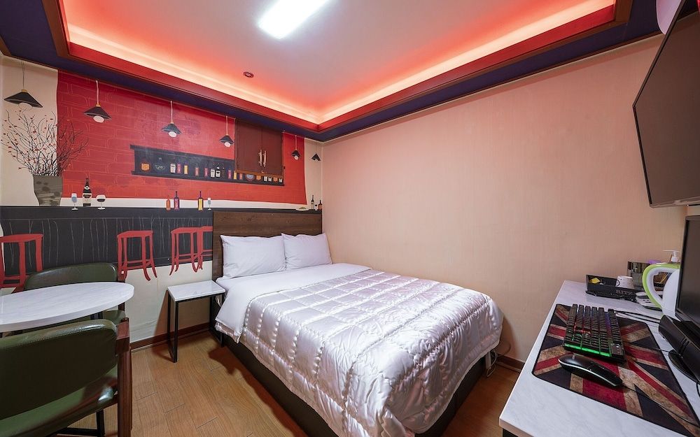 Suyu Ritz Room (General Room B (Netflix available)) 4