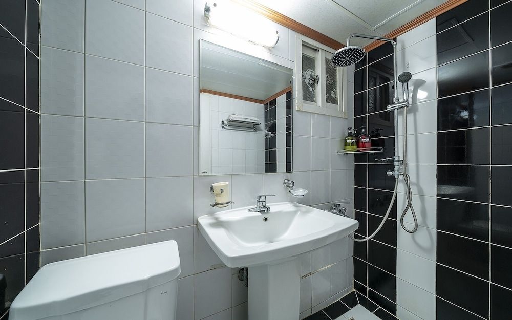 Suyu Ritz Room (General Room B (Netflix available)) 3