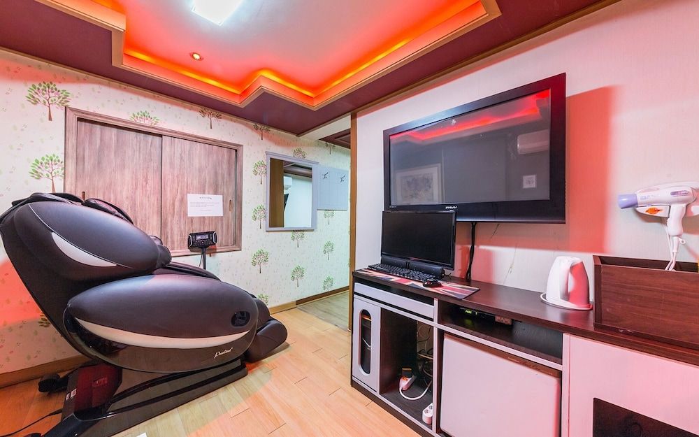 Suyu Ritz Room (Special Room C (Netflix Available)) 8