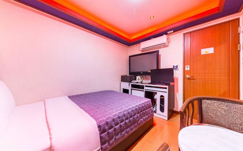 Suyu Ritz Room (General Room B (Netflix available)) 11