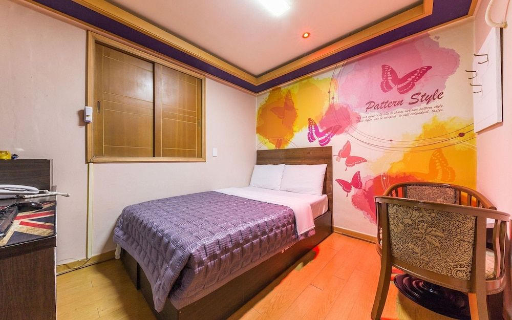 Suyu Ritz Room (Standard room A-bathtub (Netflix avai)