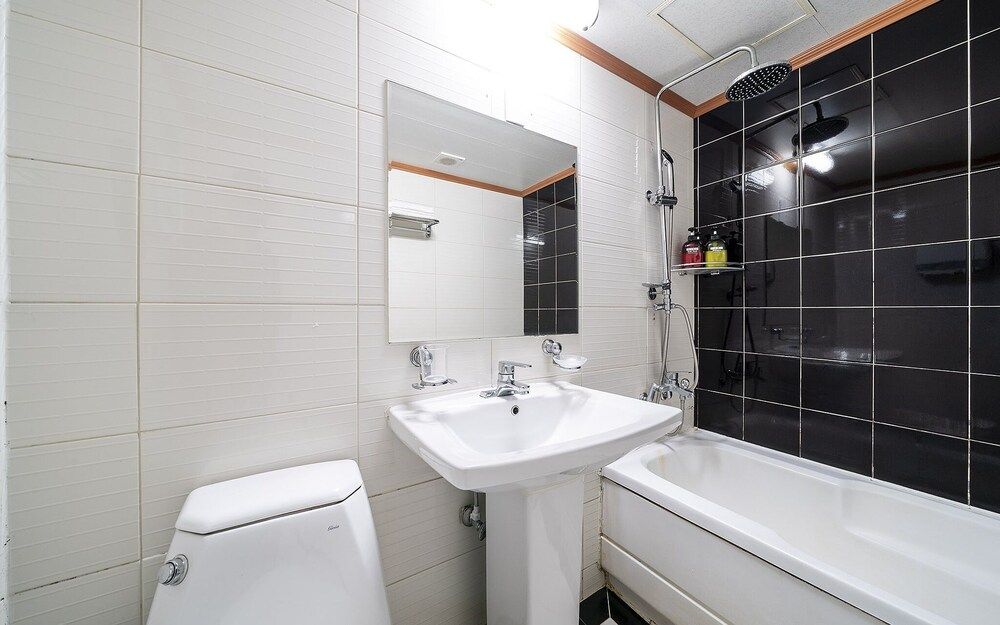 Suyu Ritz Room (Special Room C (Netflix Available)) 7