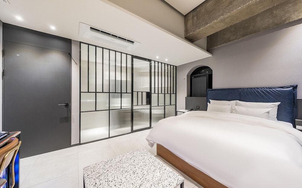 Sungshin University Station R Room (Early check-in (Netflix 14:00 check-i) 13