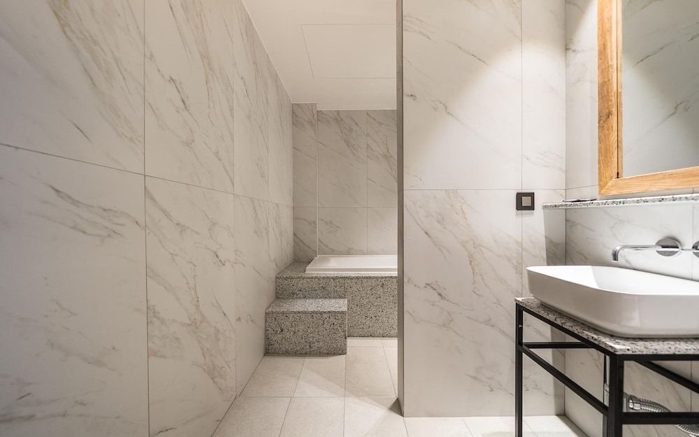 Sungshin University Station R Room (Special Room C (Netflix Available)) 6