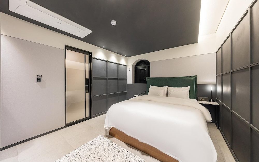 Sungshin University Station R Room (Early check-in (Netflix 14:00 check-i) 11