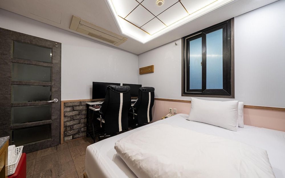 Yeongdeungpo Komodo Room (Gaming Couple 2PC (High-spec PC Curve) 3