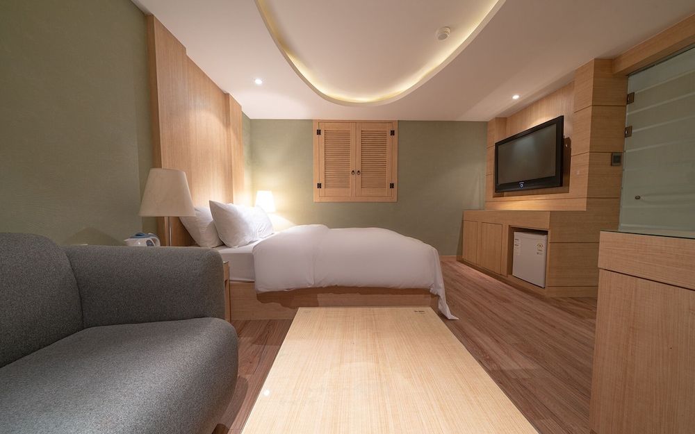 undefined Yeongdeungpo CF 9