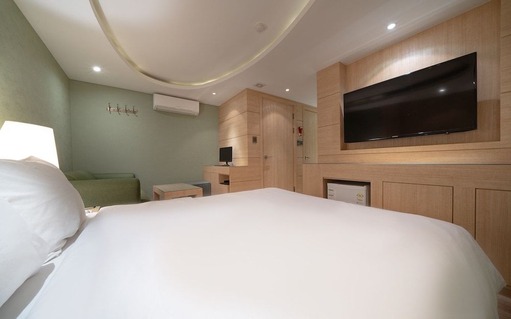 undefined Yeongdeungpo CF 6