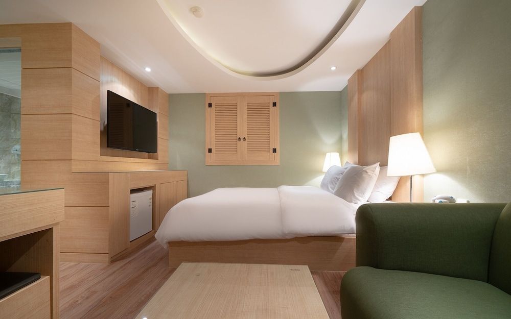 undefined Yeongdeungpo CF 7