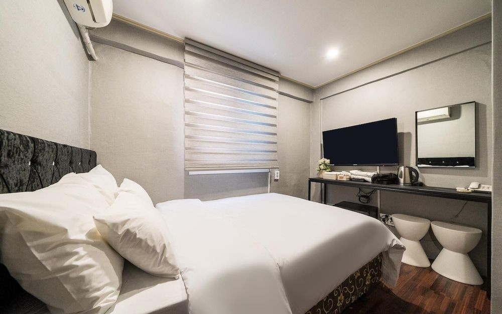 undefined Sangbong Gonggam 9