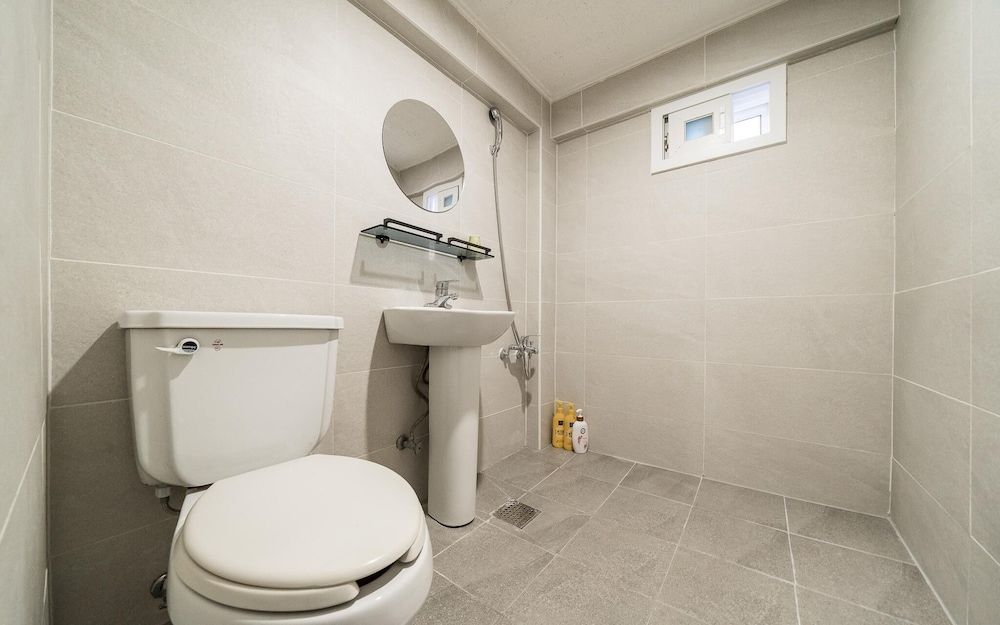 Sangbong Gonggam Room (Standard room (no parking available i) 6