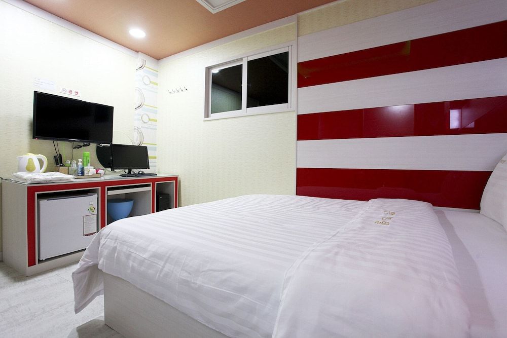 Wangsimni Hyeondae Motel Room (Standard (Netflix PC Not Available)) 14