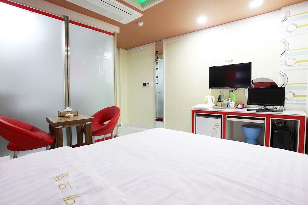 Wangsimni Hyeondae Motel Room (Standard (Netflix PC Not Available)) 17
