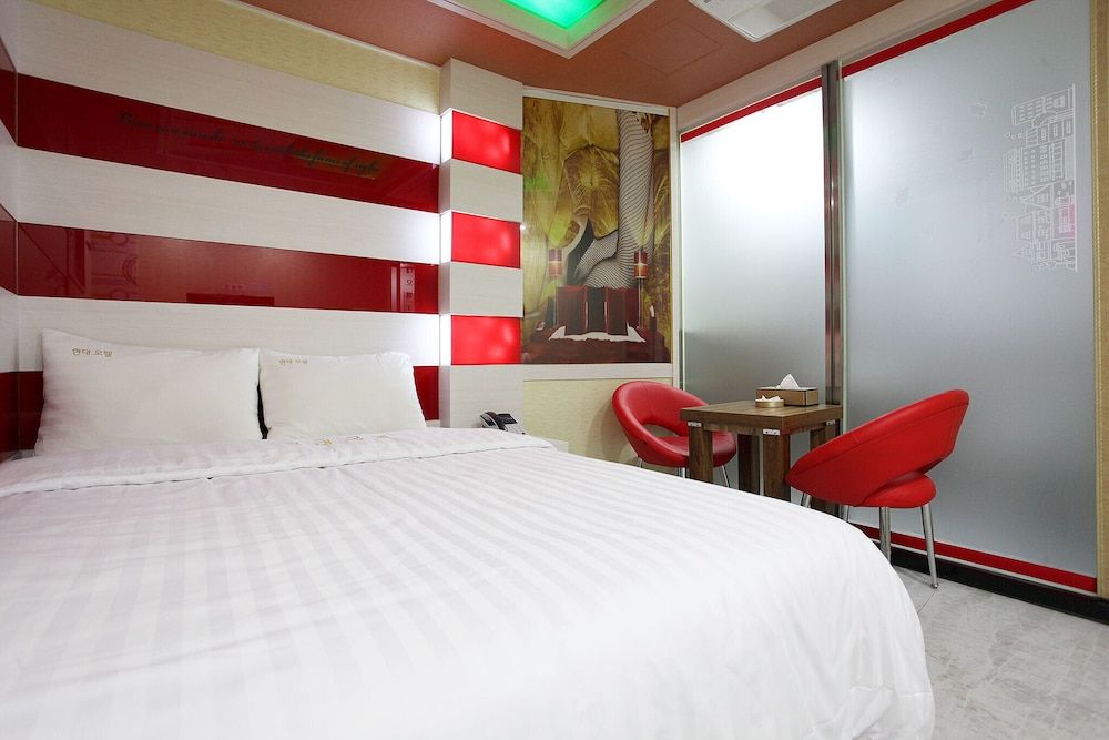 Wangsimni Hyeondae Motel Room (Standard (Netflix PC Not Available)) 12