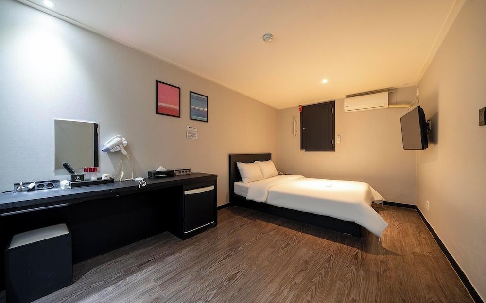 undefined Cheonho T 4