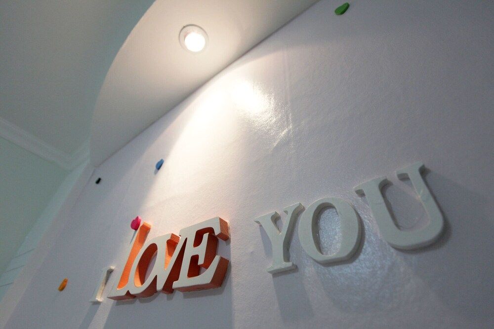 undefined Mia Boom 6