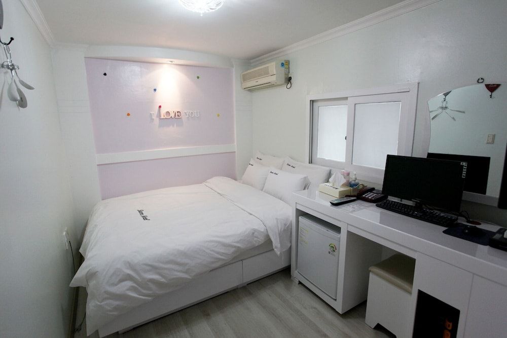 undefined Mia Boom 7