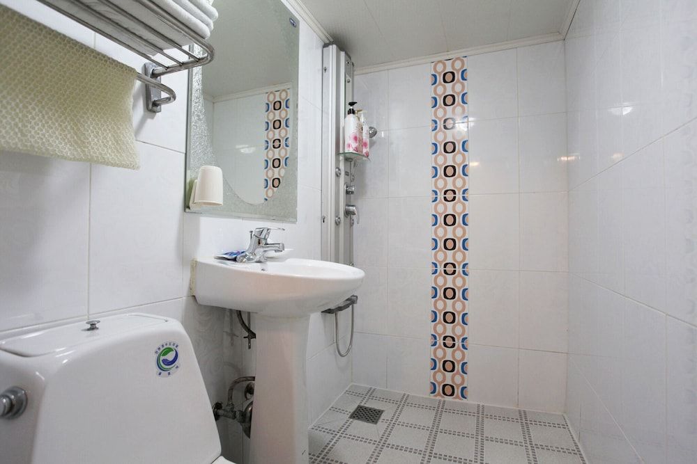 undefined Mia Boom 9