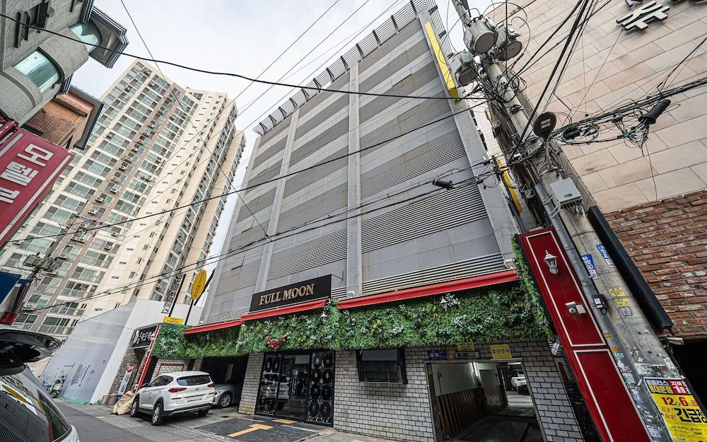 undefined Wangsimni Fullmoon