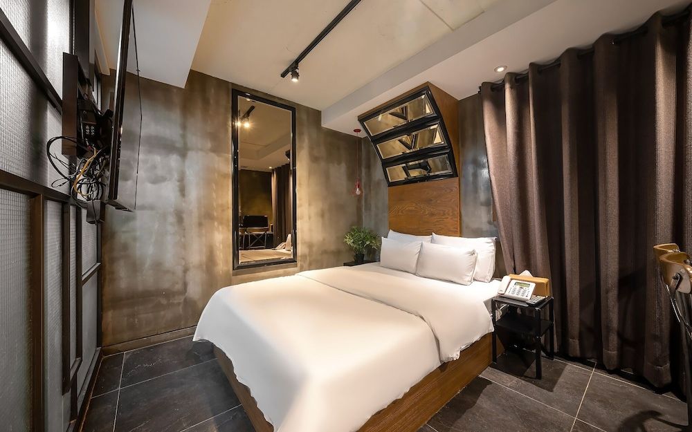 undefined Wangsimni Fullmoon 10