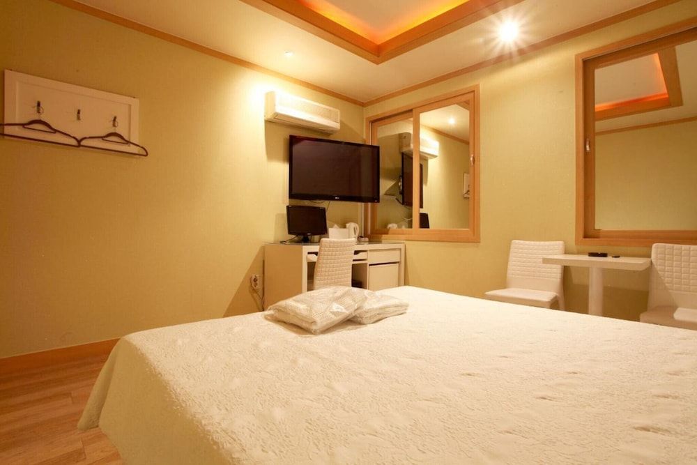 Yeongdeungpo Sinyeong Room (General A B (all rooms non-smoking br) 17